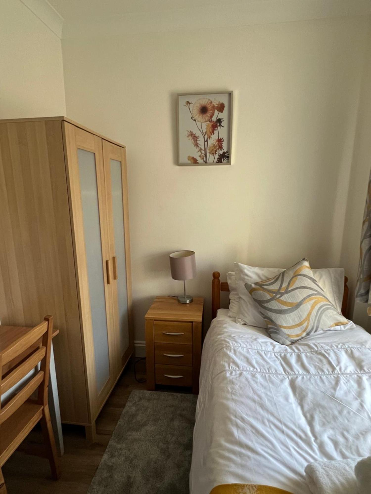Comfortable Single Room Wembley Park/Stadium Londra Exterior foto